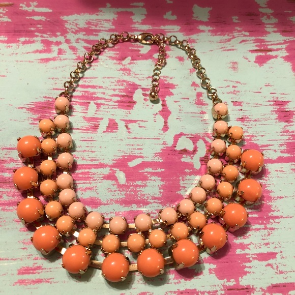 Peach statement necklace - Picture 2 of 3